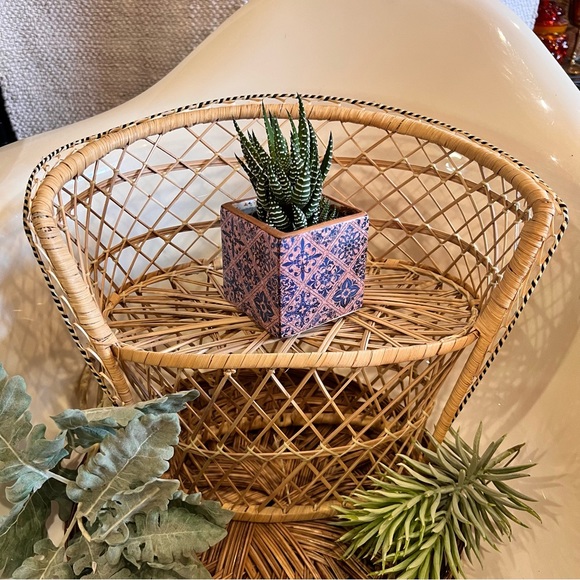 Vintage Bohemian Whicker Ratan Peacock Chair Plant Stand Holder - Picture 3 of 7